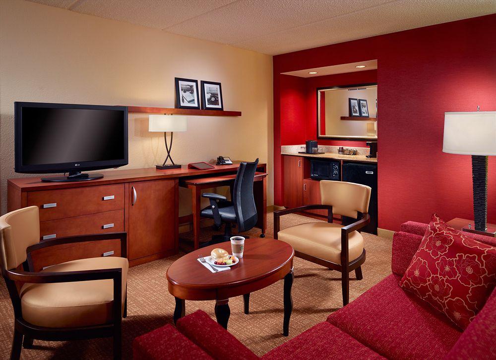 Courtyard By Marriott Savannah Midtown Екстер'єр фото