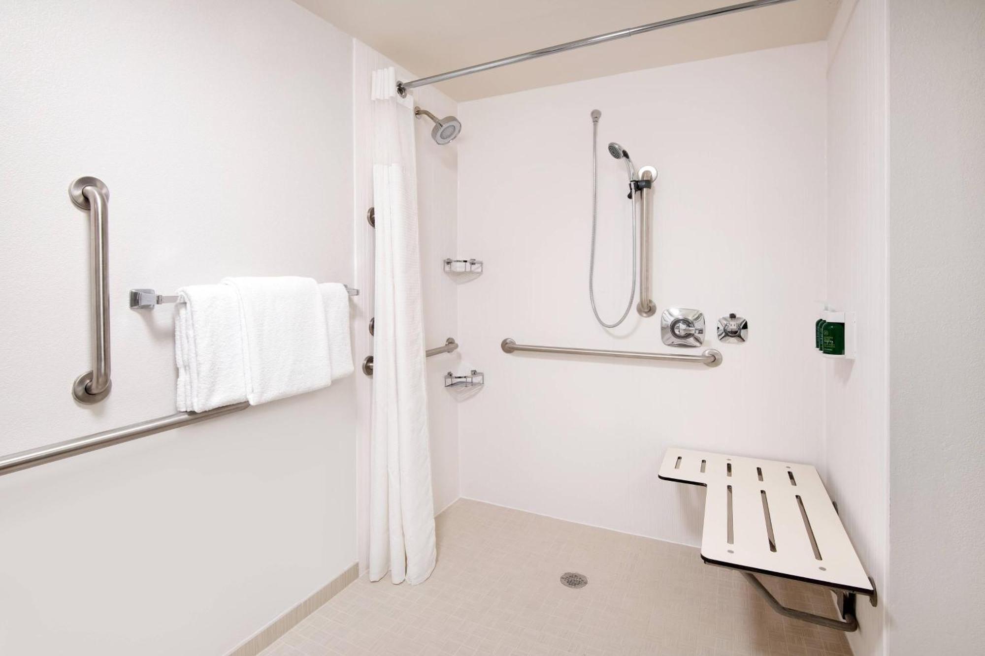 Courtyard By Marriott Savannah Midtown Екстер'єр фото