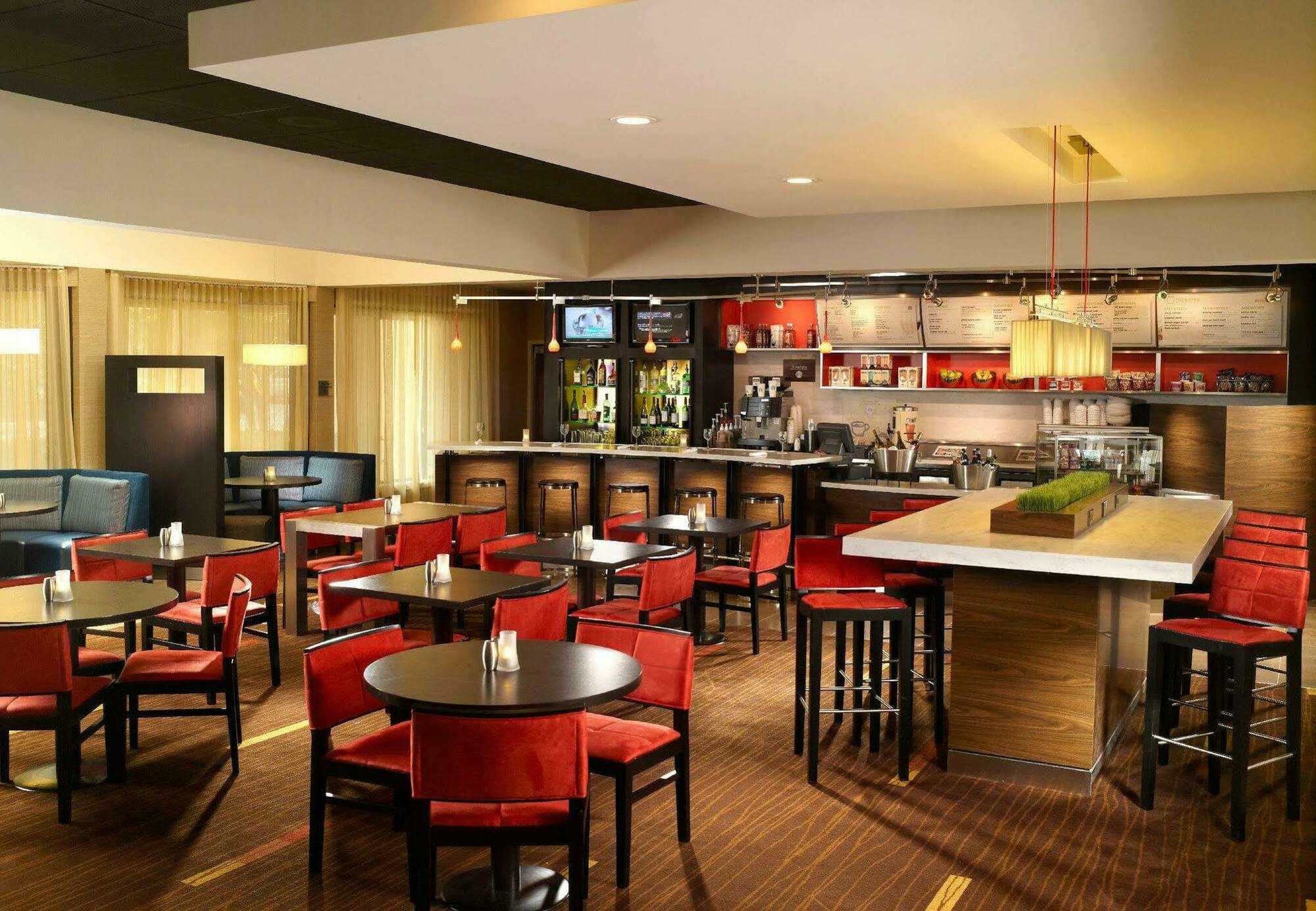 Courtyard By Marriott Savannah Midtown Екстер'єр фото