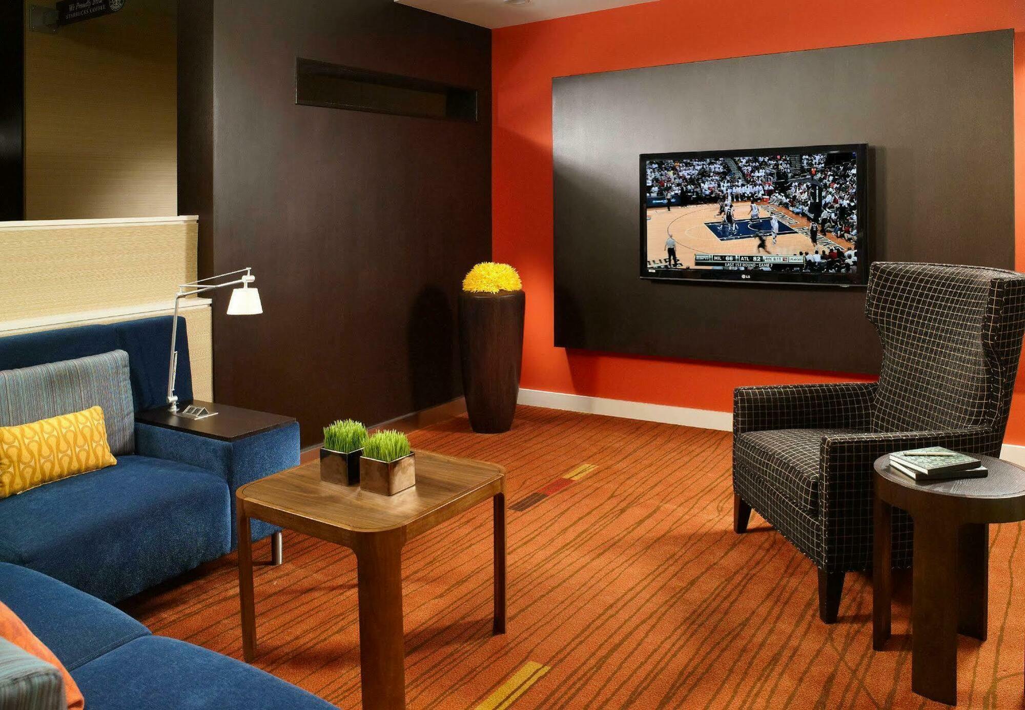 Courtyard By Marriott Savannah Midtown Екстер'єр фото