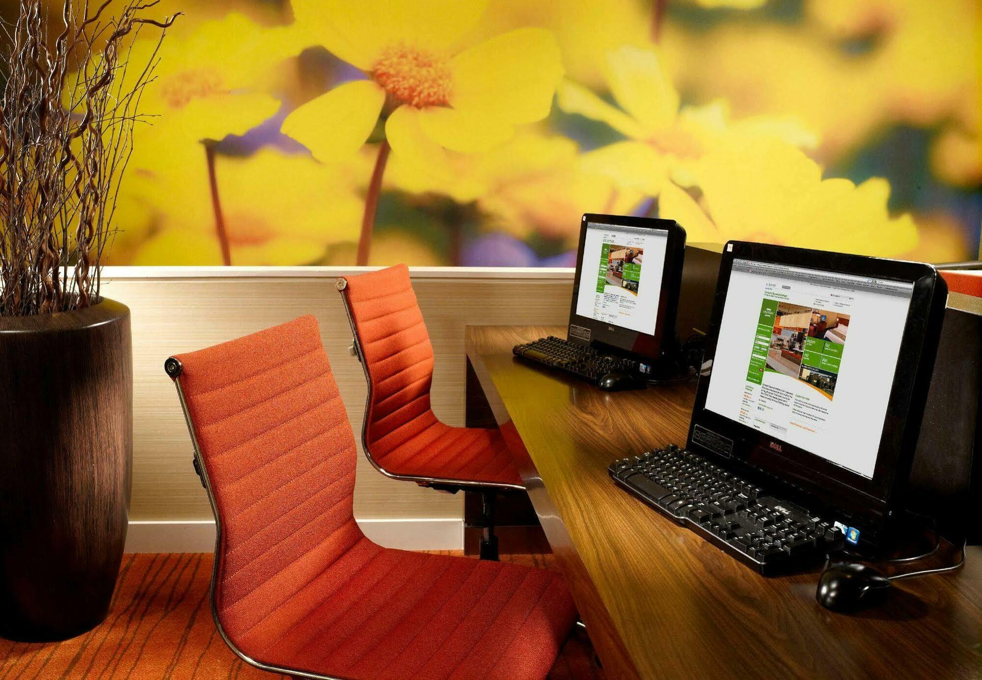 Courtyard By Marriott Savannah Midtown Екстер'єр фото